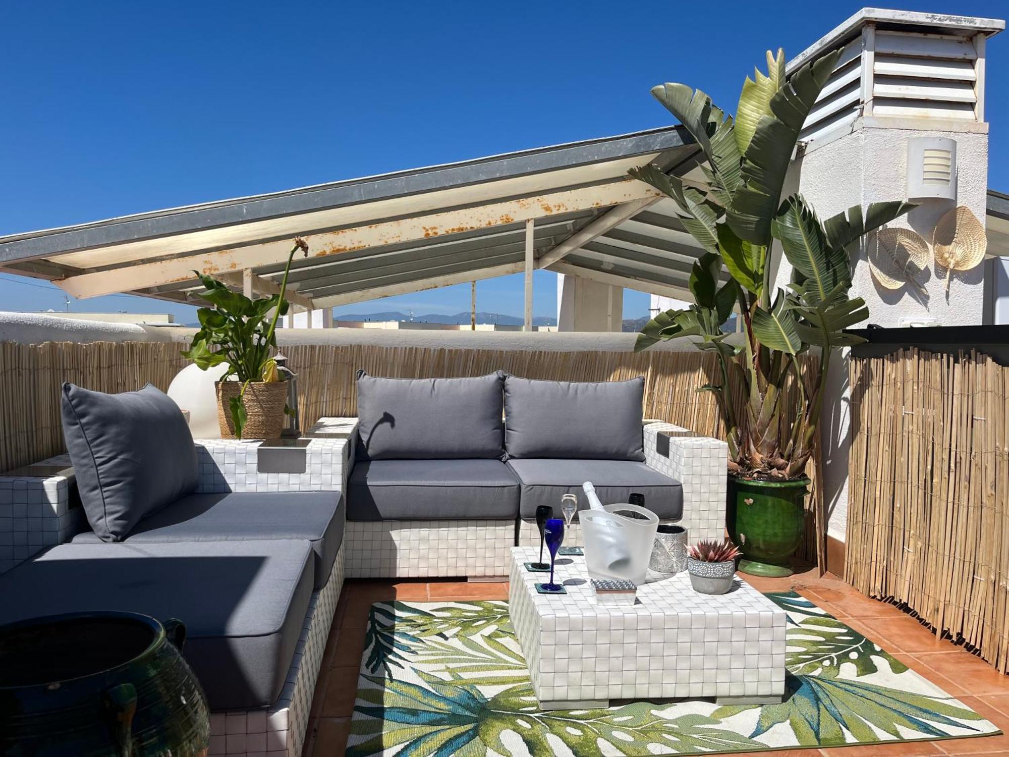 Appartement Avec Terrasse Sur Le Toit Vue Mer Roses Buitenkant foto